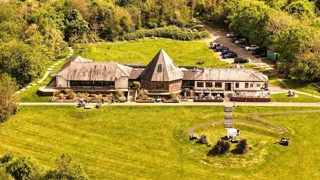 Phil Halls _Lakeside_Lifton_review