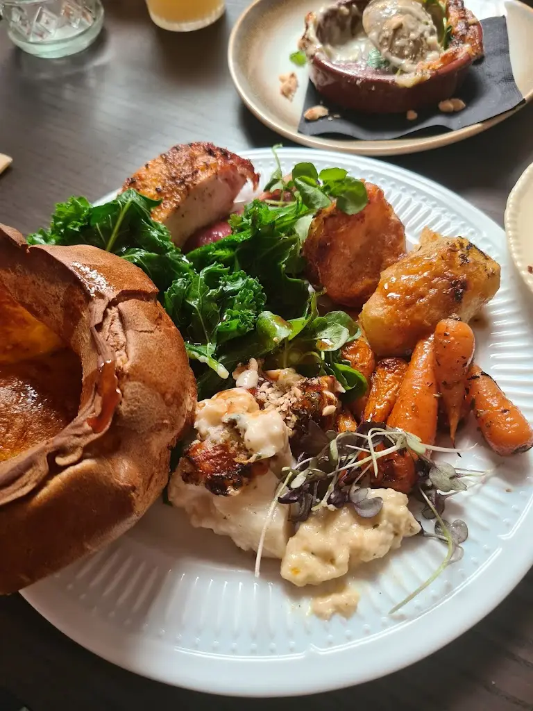 Keira Osborne_Castle Farm, Midford_Limpley Stoke_review