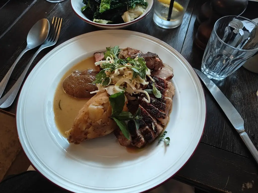 Henry Hewer_Hop Pole Inn_Limpley Stoke_review