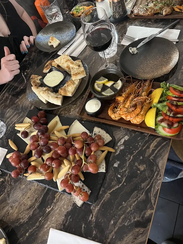 Efes Wine & Tapas Bar_Little Chalfont_slider_image_3