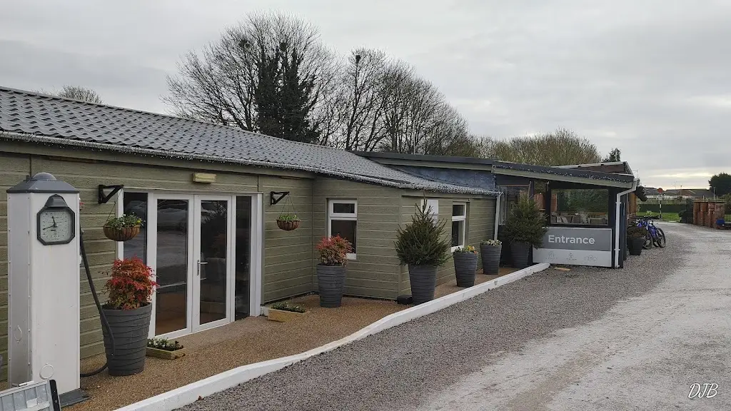 Helen and David Brown_Croft Park Café_Little Weighton_review