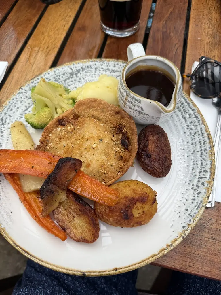 Michael Bretton_Woodman_Banstead_review