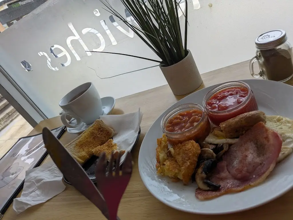 Ben Fish_The Flatwhite Cafe_Little Hulton_review