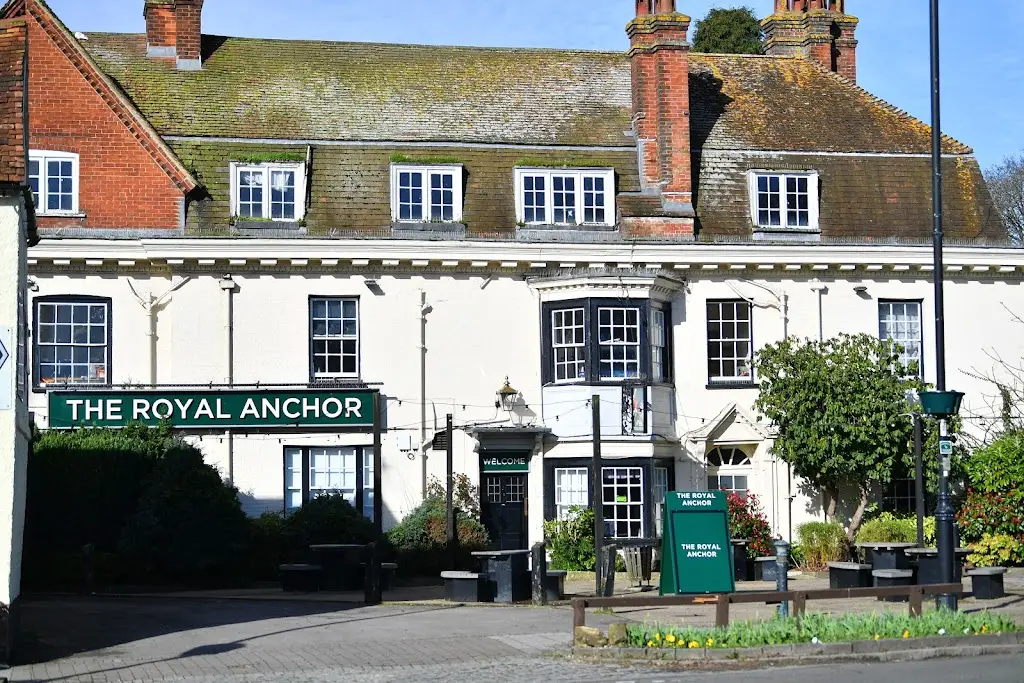 Royal Anchor_Liphook_slider_image_3