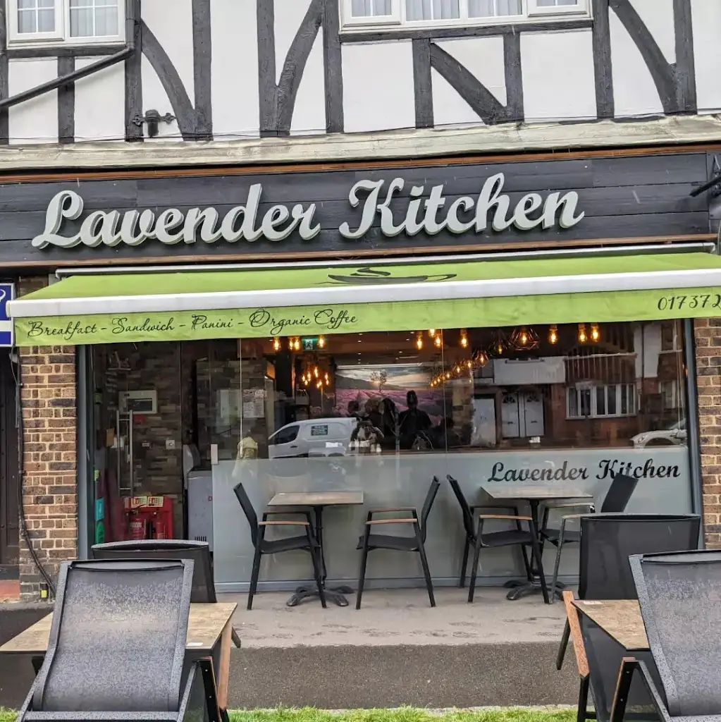 Lavender Kitchen_Banstead_slider_image_3