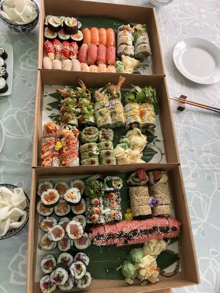 Julia Hobbs_Little Fish_Liphook_review