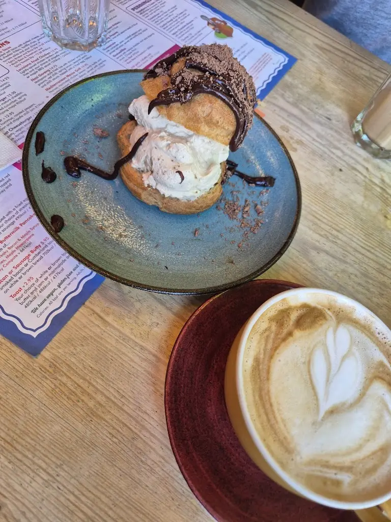 Jade Kinnett_Fuego Lounge_Lewes_review