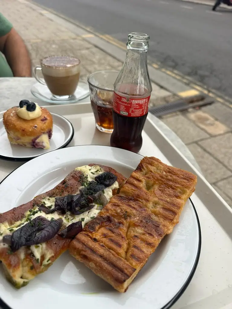 Lewes Taxis_Caccia and Tails_Lewes_review