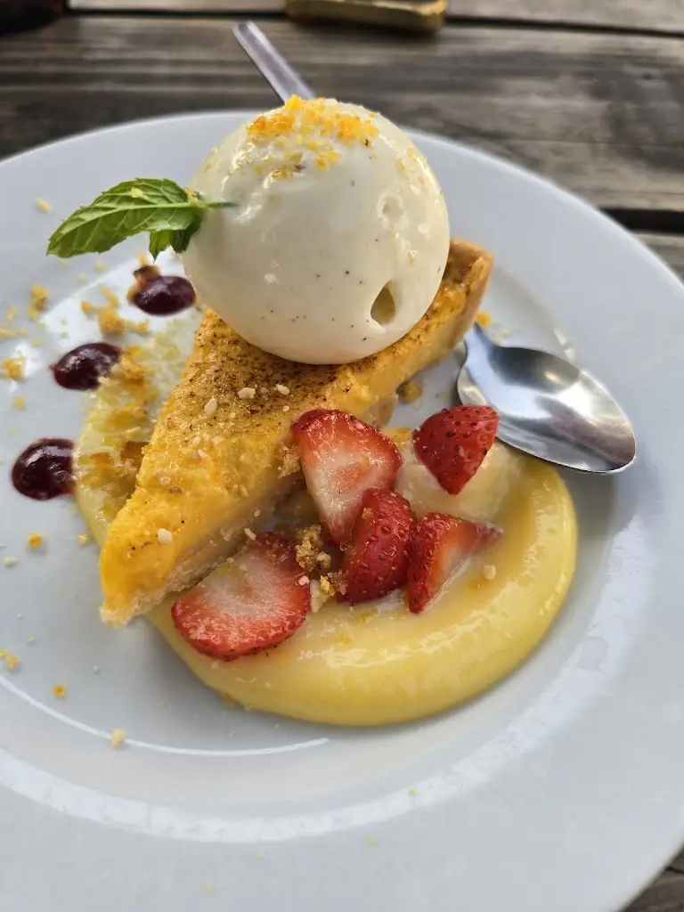 Paul White (PawPaw)_The Swan Inn_Lewes_review