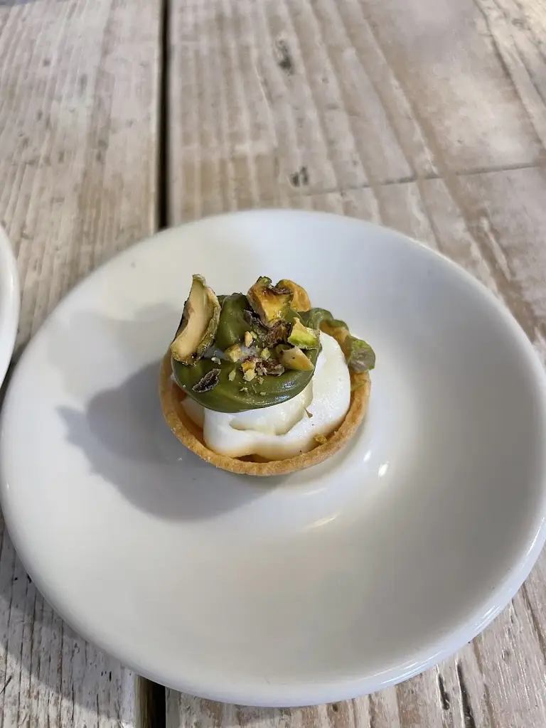 Fiona Ross_Massari_Banstead_recensione