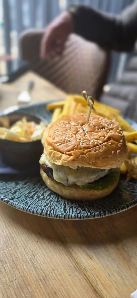 KarmNLloyd Hannon_The Ginger Pig Kitchen_Locking_review