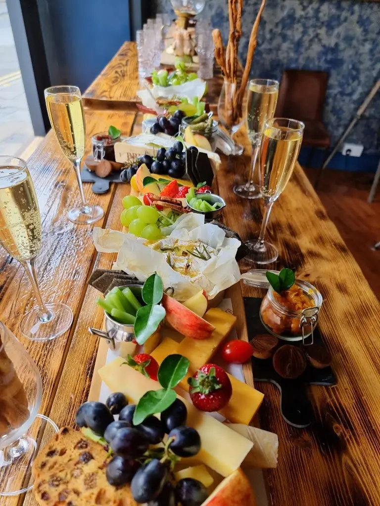 The Ginger Pig Kitchen_Locking_slider_image_2