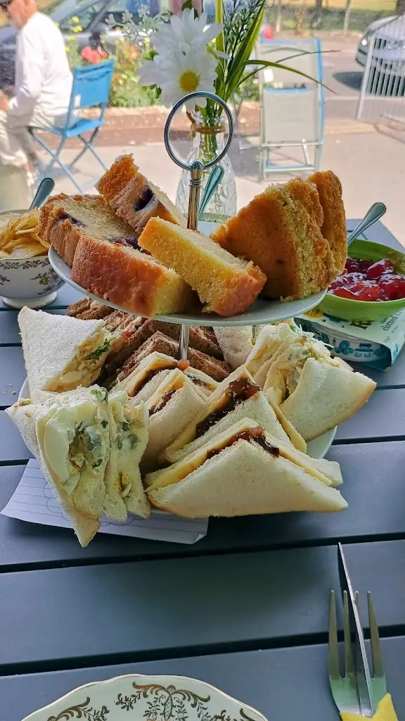 Sandra Allen_Parkside Cafe_Locking_reseña