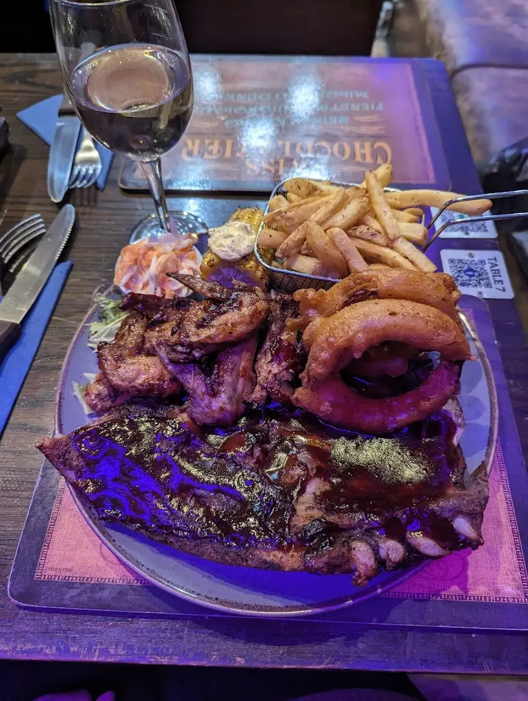 Nicola Perkins_Henighans_Little Lever_review