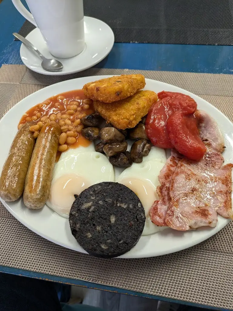 Phil Bonfield_The Lounge Cafe_Little Lever_review