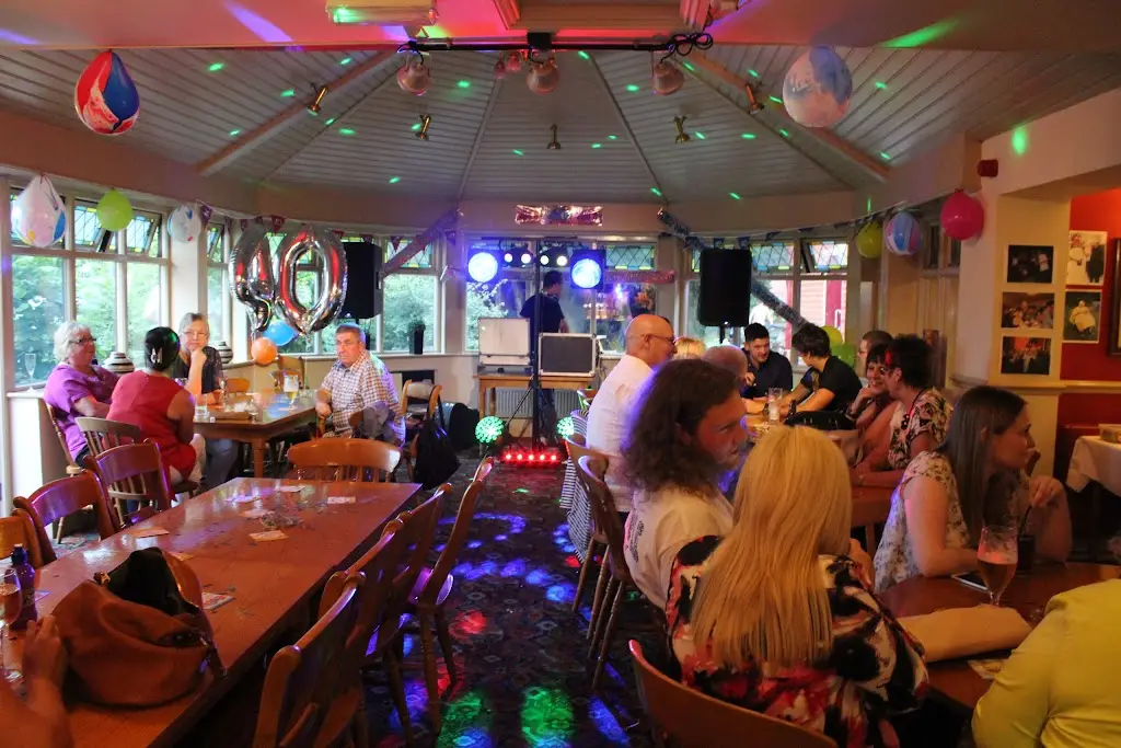 The Jolly Carter_Little Lever_slider_image_1