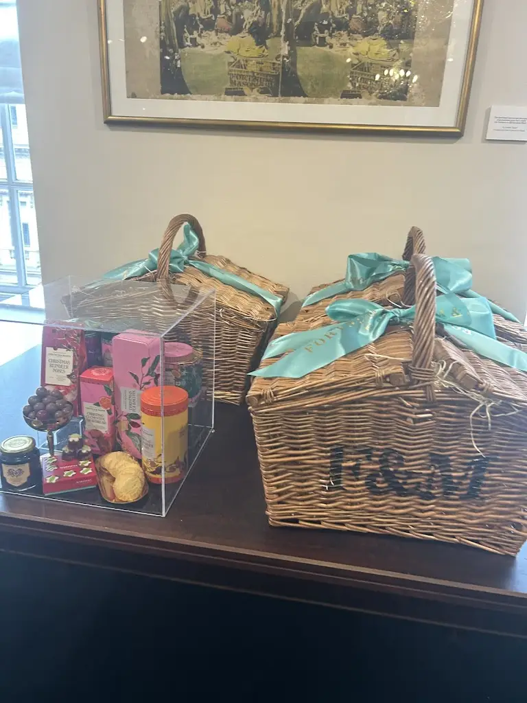 Louise Louise_Fortnum & Mason_London_review