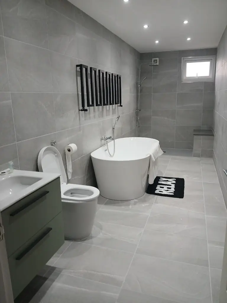 Marie Wood_The Reunion Bar & Restaurant_Loftus_review