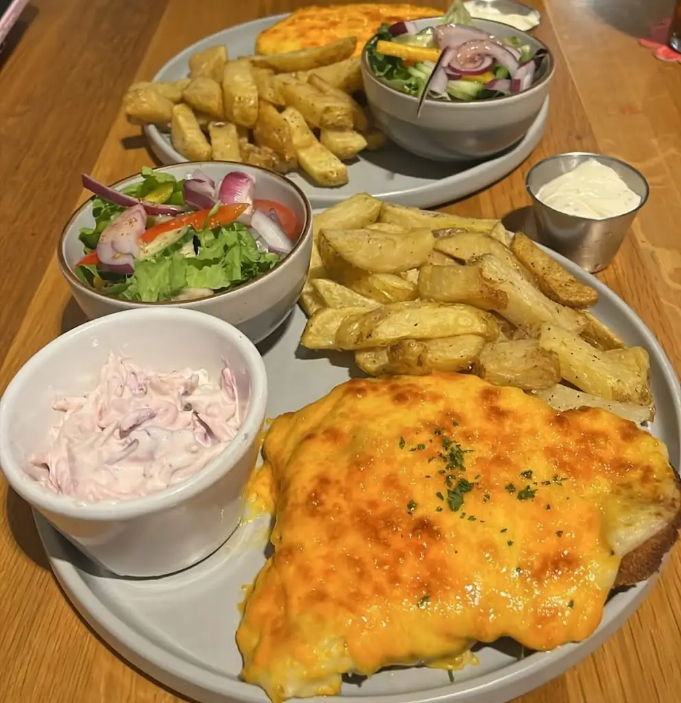 Jodie Simmons_The Reunion Bar & Restaurant_Loftus_review