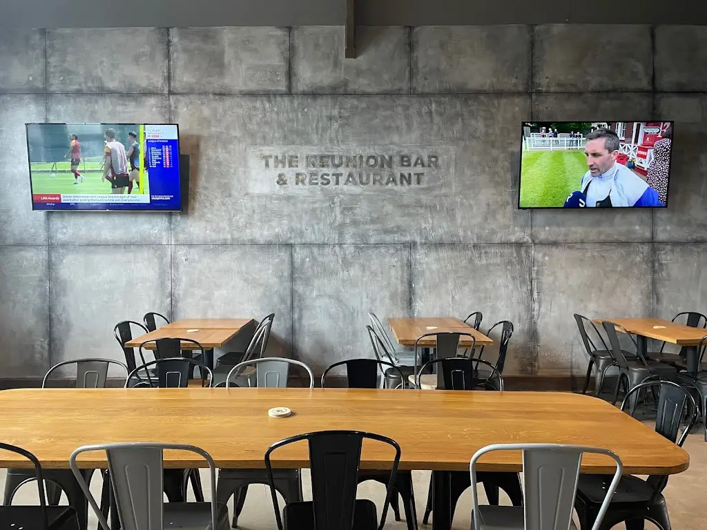 The Reunion Bar & Restaurant restaurant in Loftus