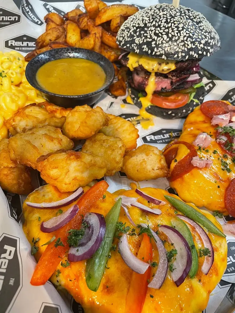 The Reunion Bar & Restaurant_Loftus_slider_image_3