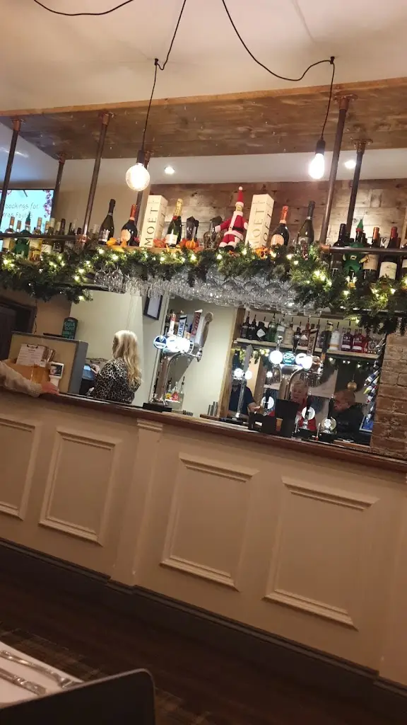 Kam E_The Unicorn Bar & Kitchen_Lofthouse_review