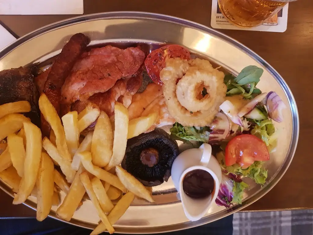 The Unicorn Bar & Kitchen_Lofthouse_slider_image_2