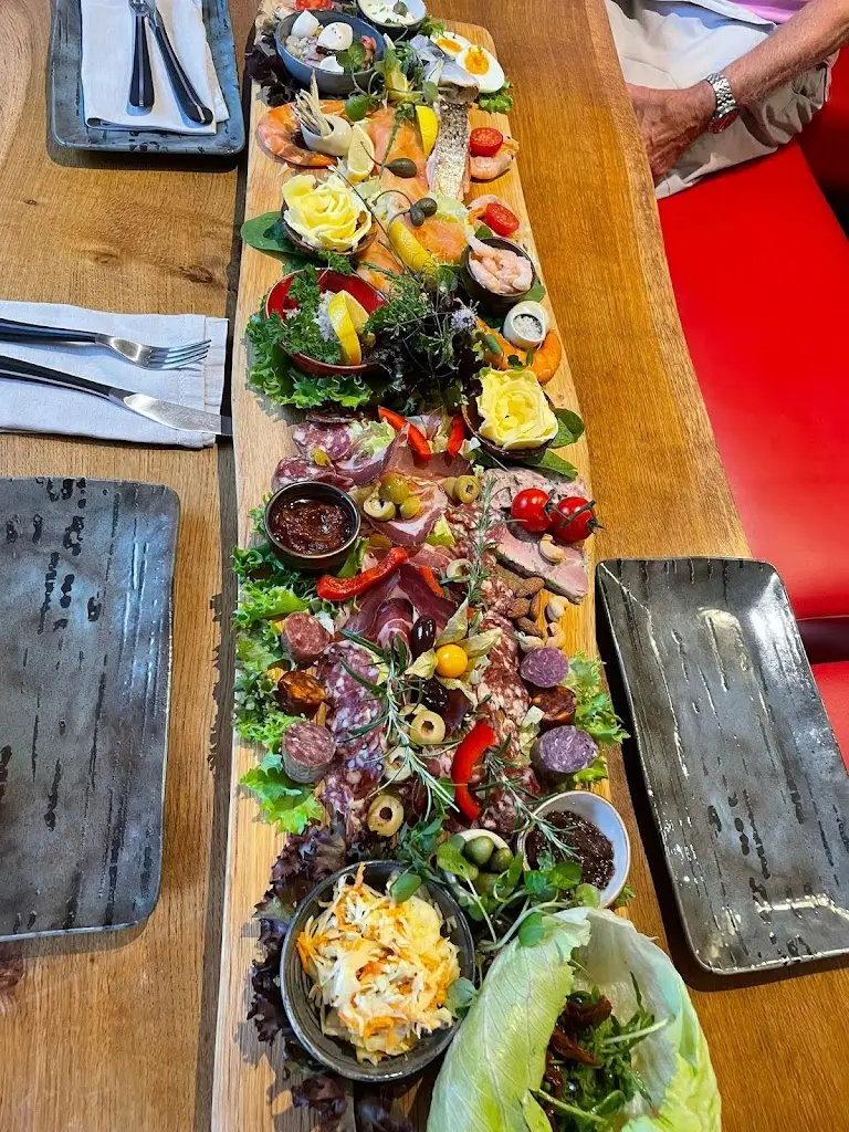 Maureen Maxwell_The Angel Inn Loddon_Loddon_review