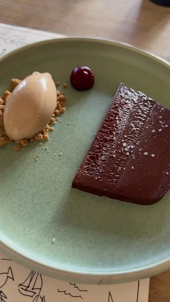 The Swan_Loddon_slider_image_2