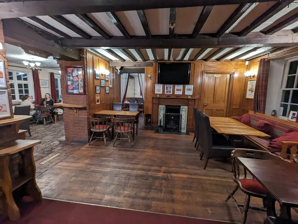 Charlotte Hunt_The White Horse_Loddon_review