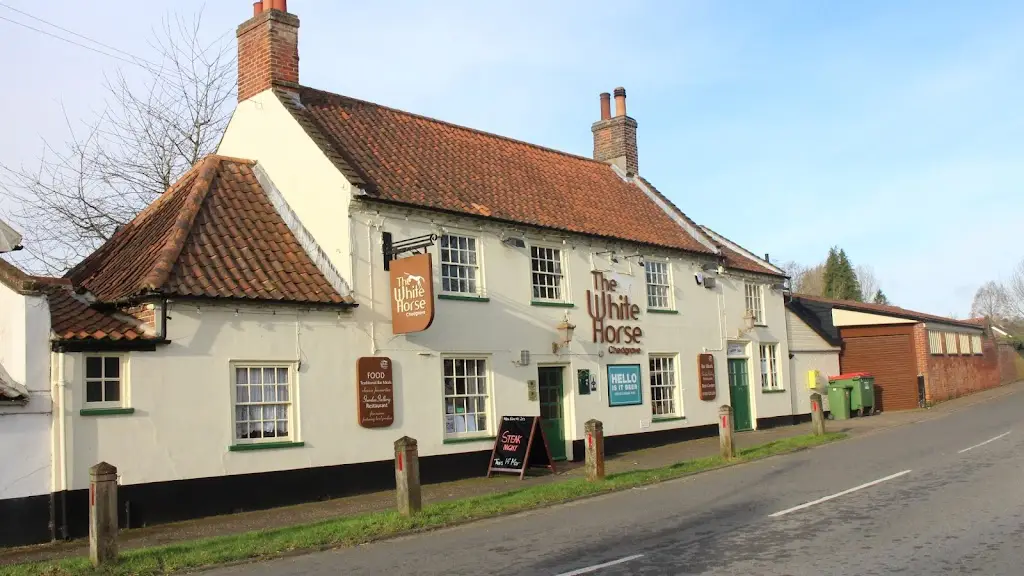 The White Horse_Loddon_slider_image_3