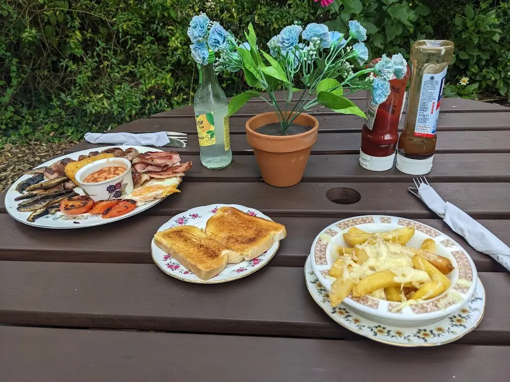 Rosy Lee's_Loddon_slider_image_2