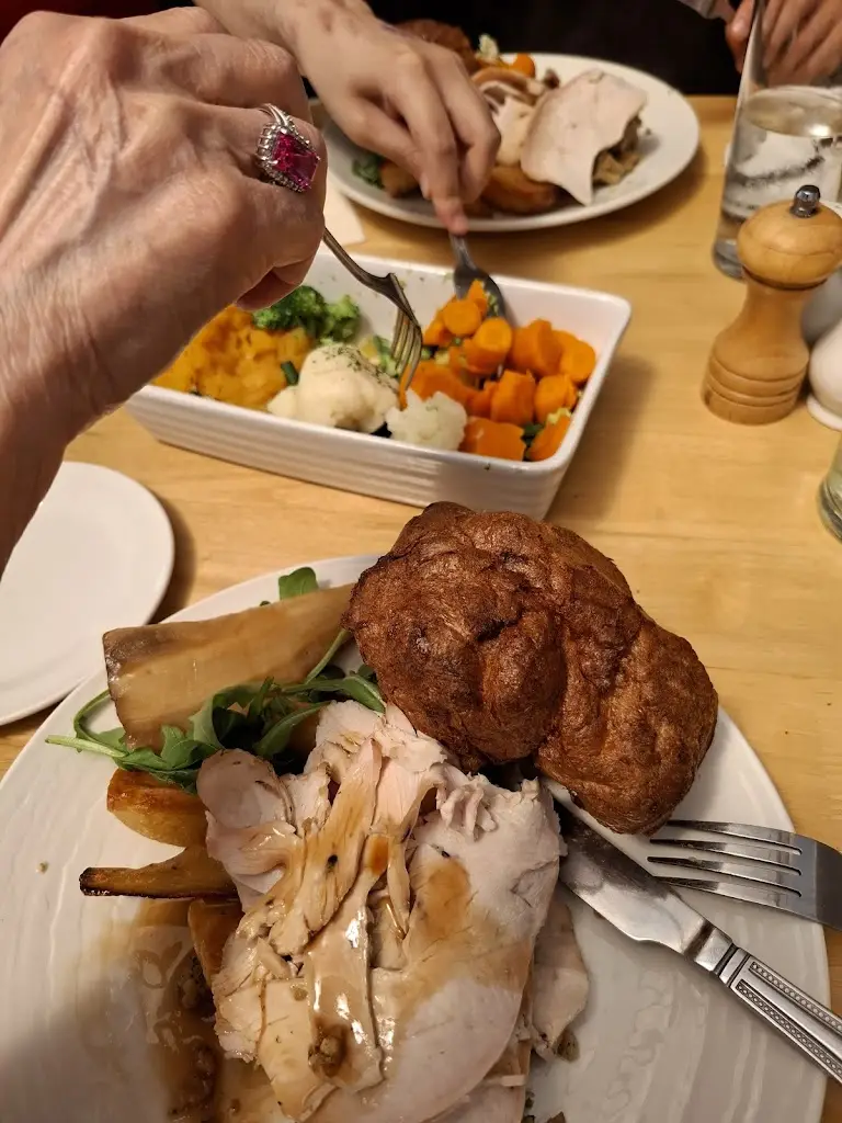 Robin Woodroffe_The Old Feathers_Loddon_review