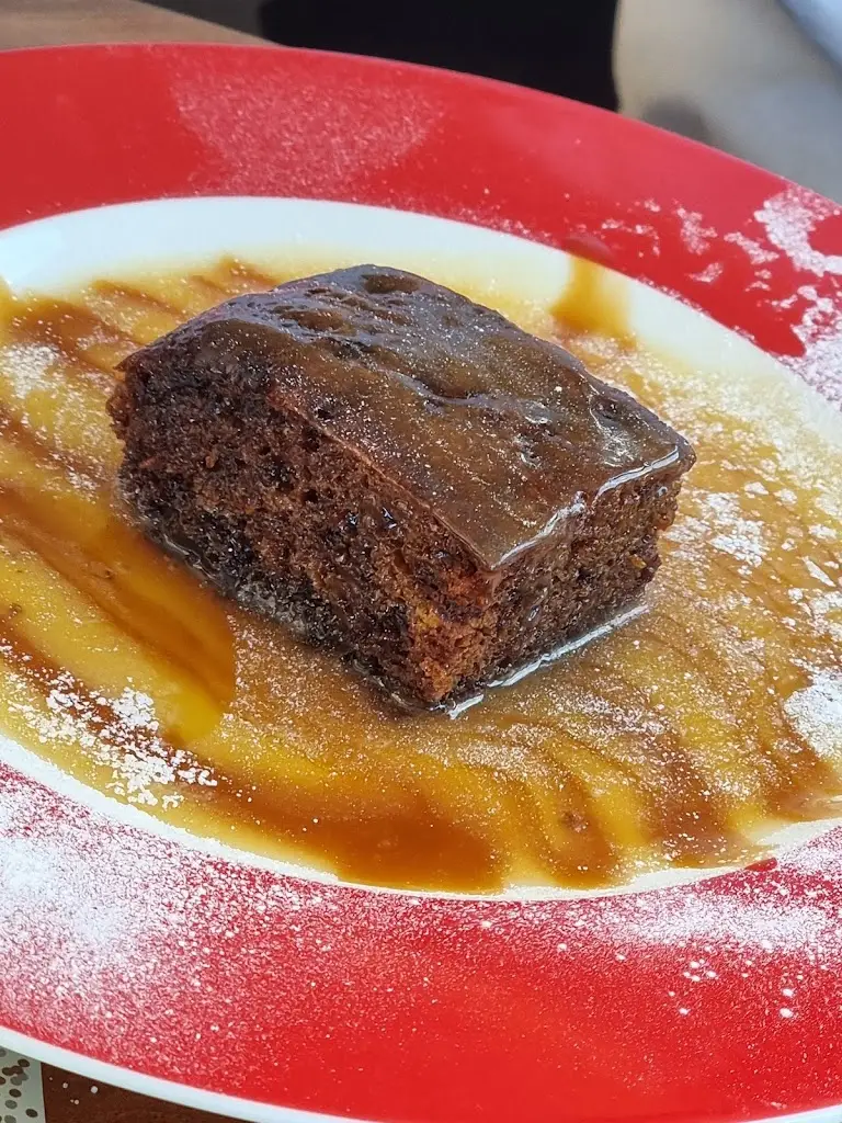 Zoe Joyce_The Old Feathers_Loddon_review