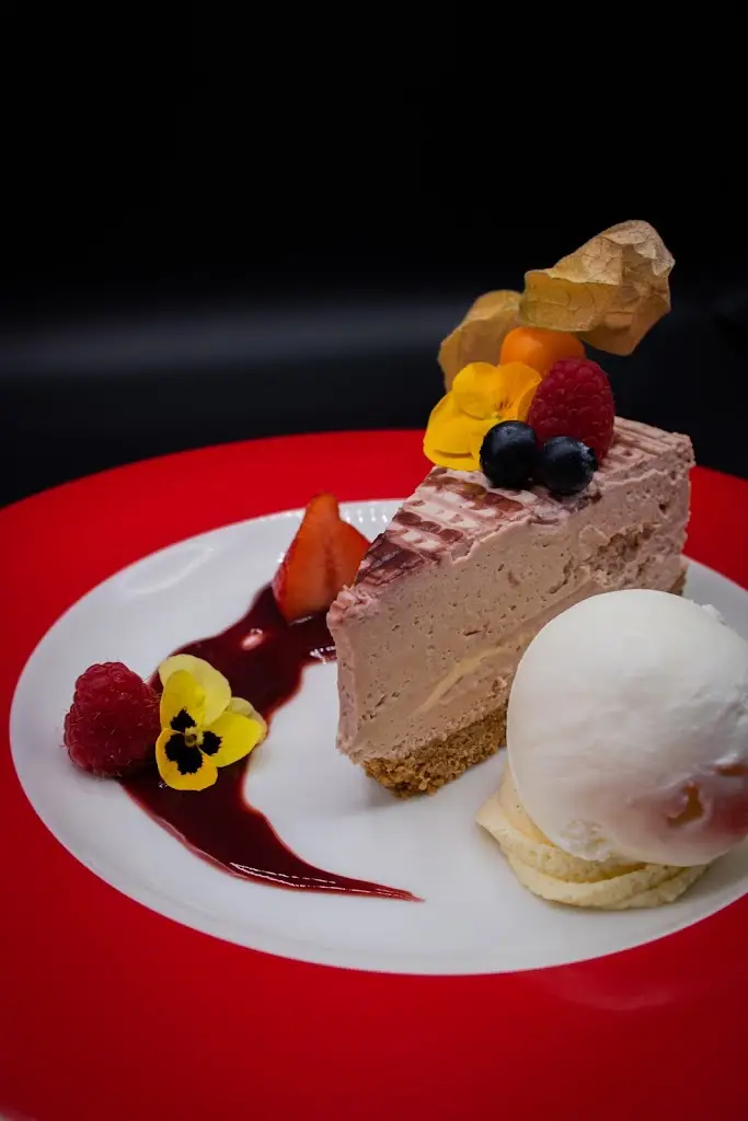 The Old Feathers_Loddon_slider_image_2