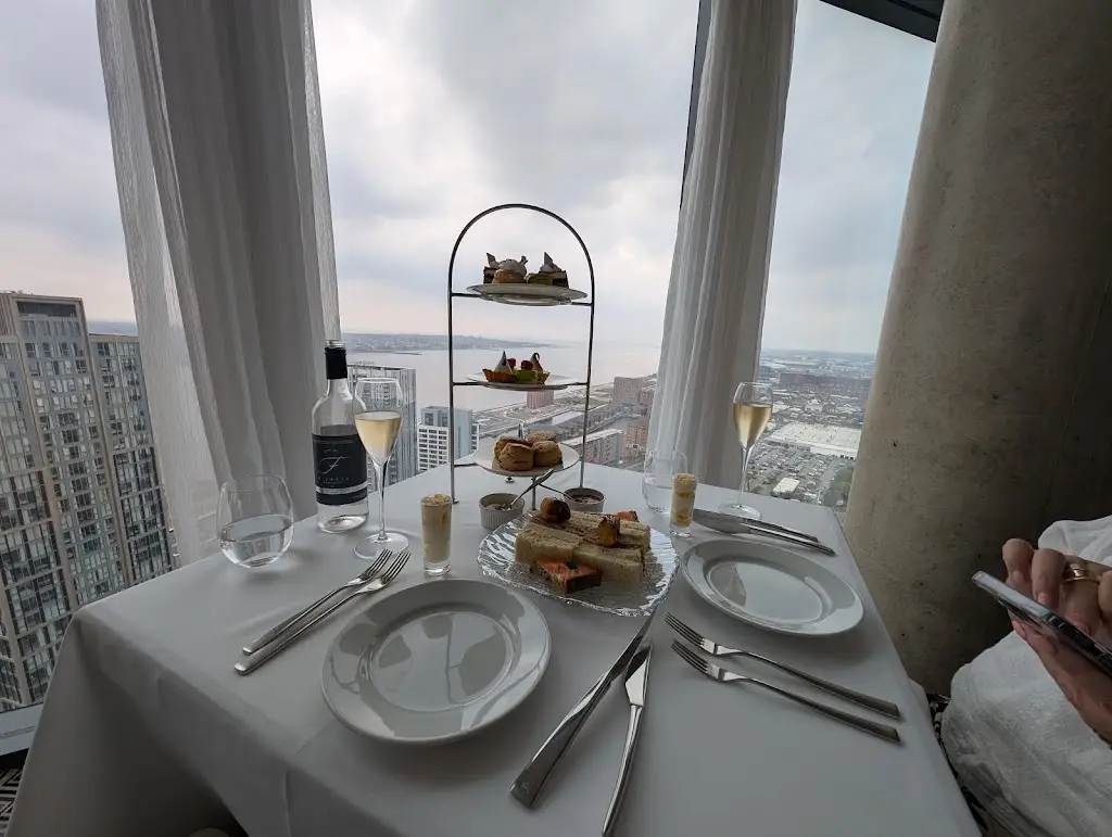 michael horn_Panoramic 34_Liverpool_review