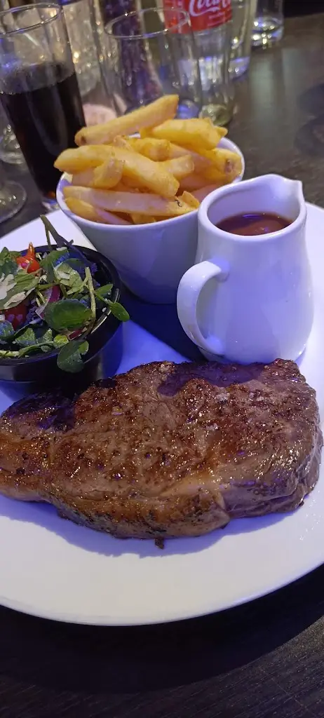 Daniel Southern_Whittakers Bar & Restaurant_Long Bennington_review