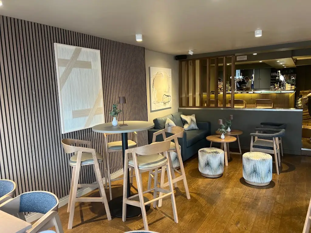 Whittakers Bar & Restaurant restaurant in Long Bennington