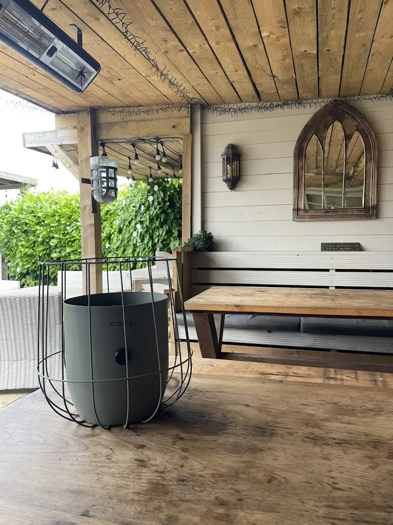 S T_The Waterside Restaurant Garden & Cabin_Littleborough_review