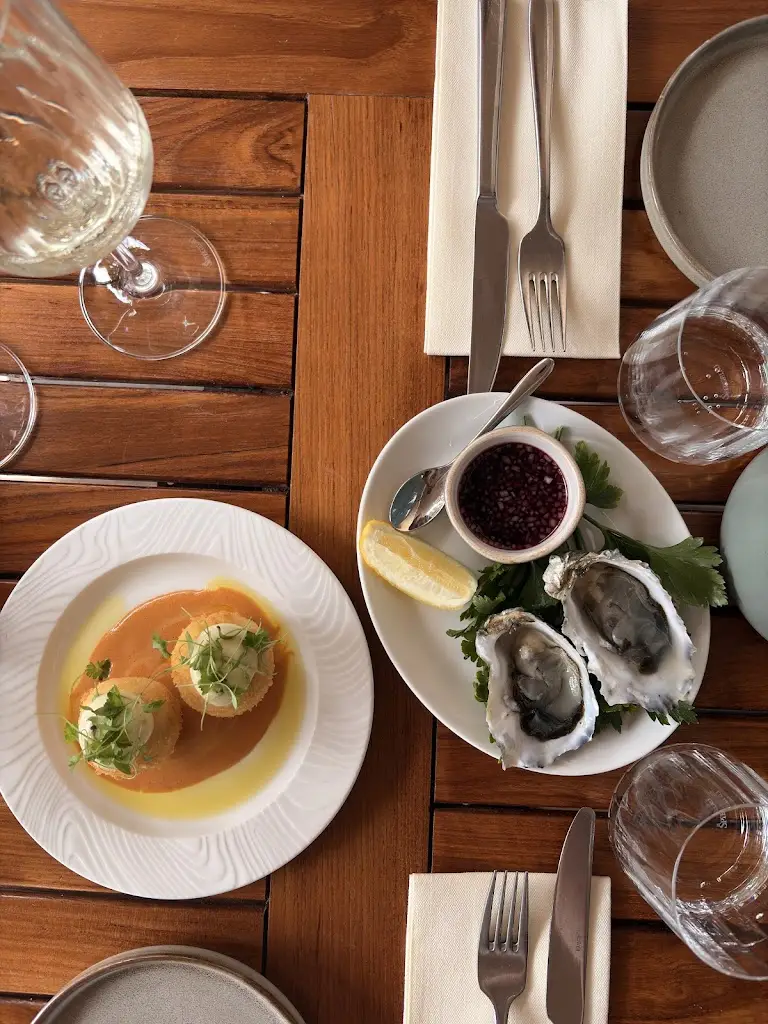 Devon Holtby_Noah's_Long Ashton_review