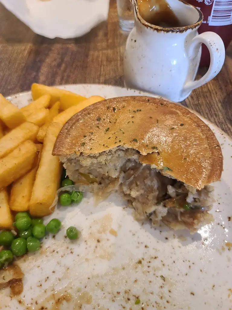 stephen powell_Huggers long Stratton_Long Stratton_review