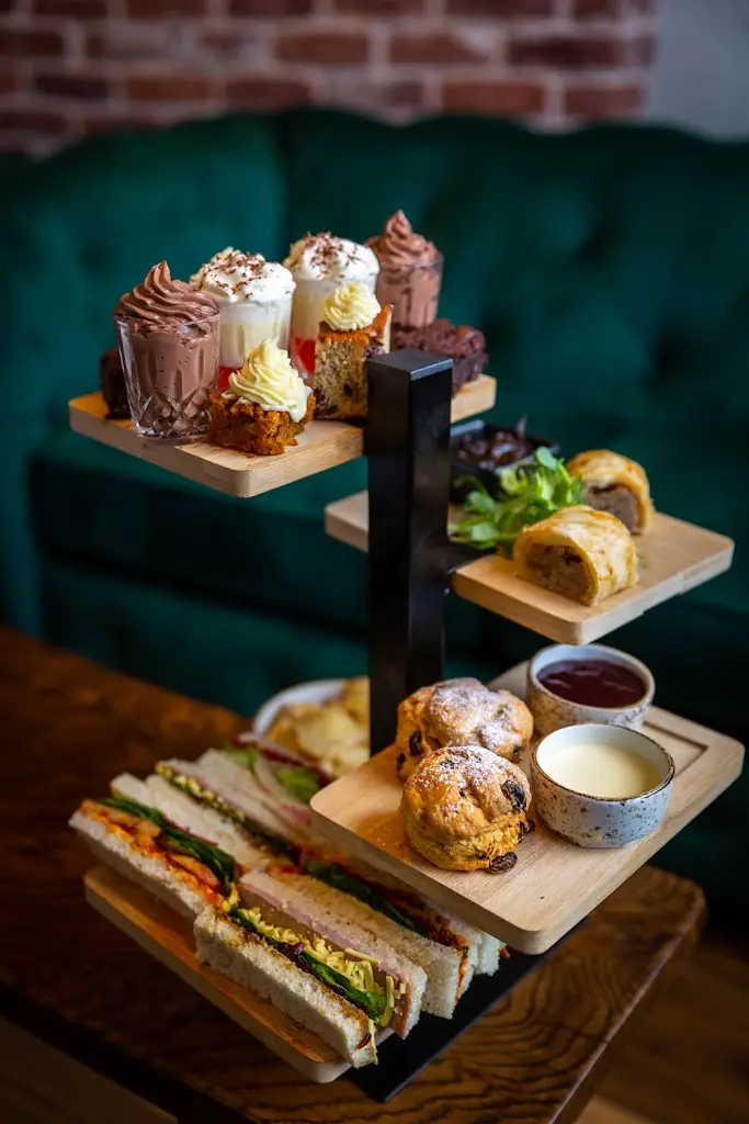 Huggers long Stratton_Long Stratton_slider_image_3