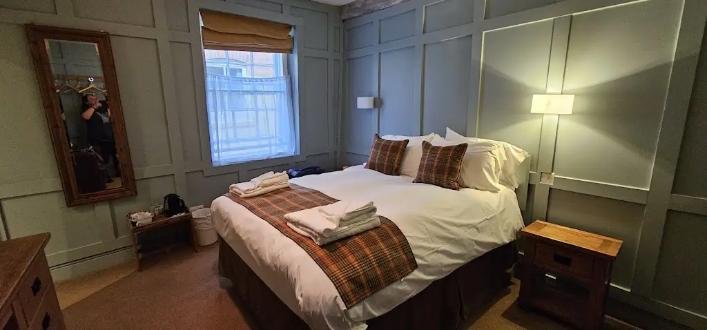 Sharon AM_The King's Head Hotel_Longhope_review