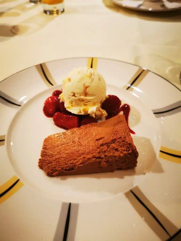 Jo Spencer_Scutchers_Long Melford_review