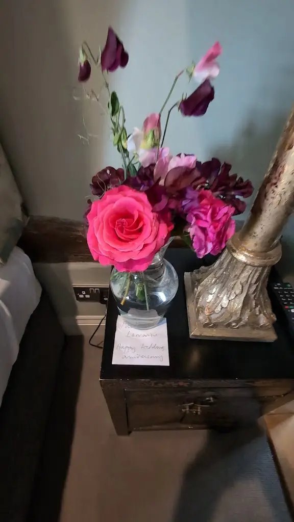 Long Melford Swan_Long Melford_slider_image_2