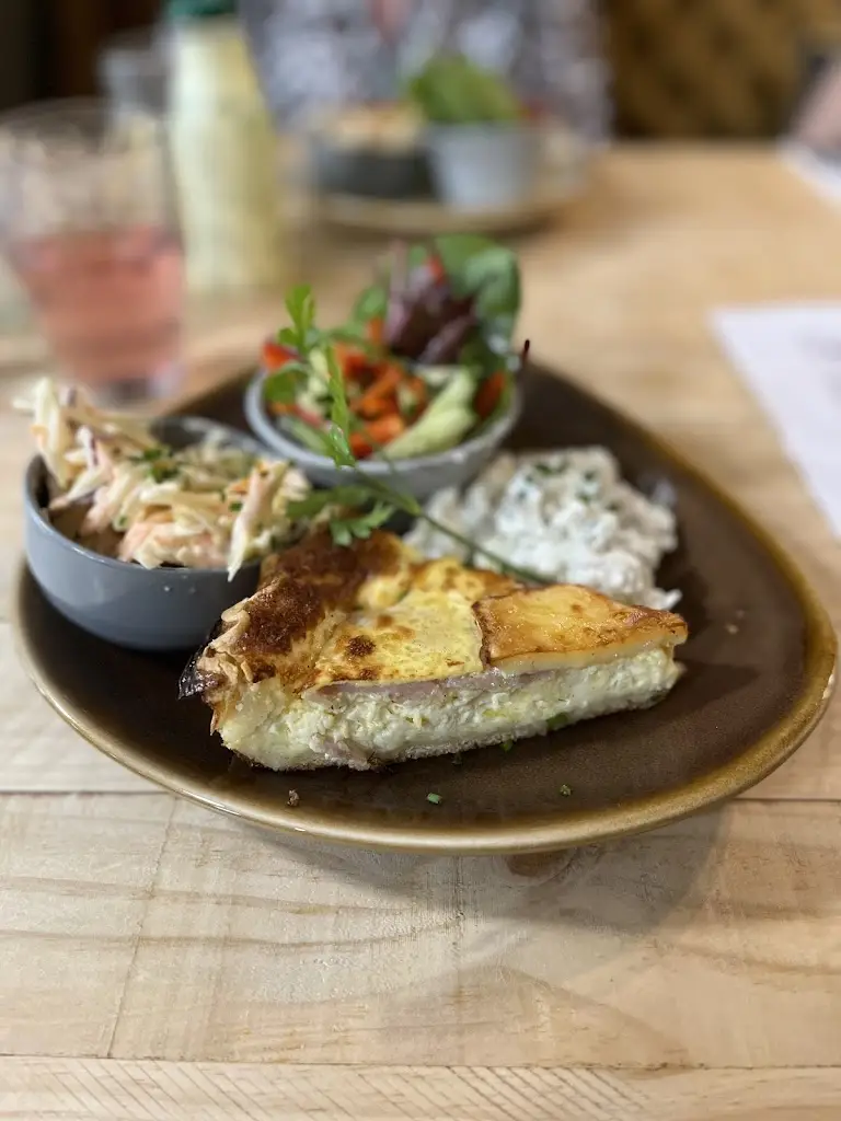 Julie Wilson_The Running Fox_Longhoughton_review