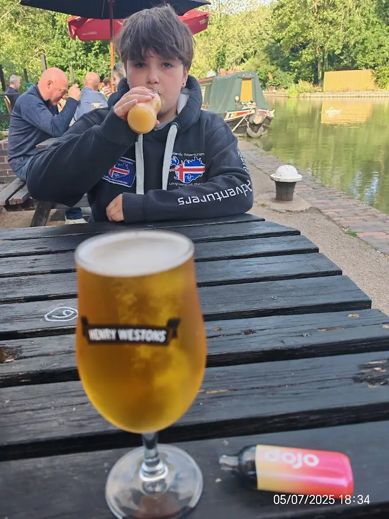 Andy Saxelby_The Two Boats Inn_Long Itchington_review