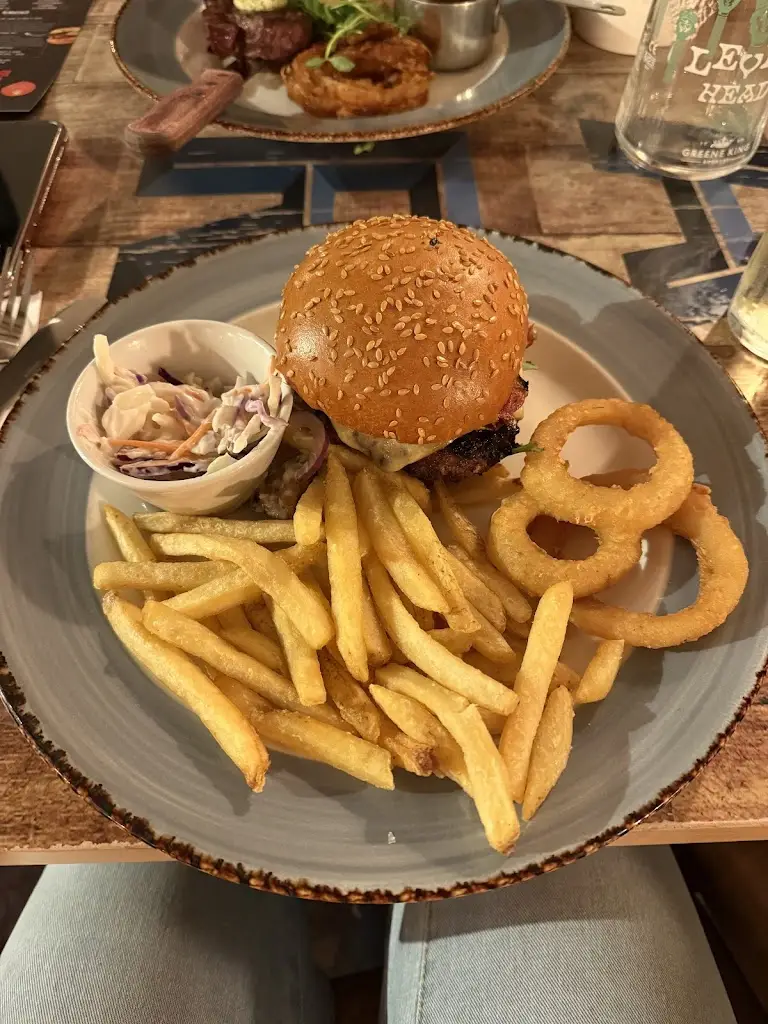 zuzana maříková_Harrington Arms Sawley_Long Eaton_reseña