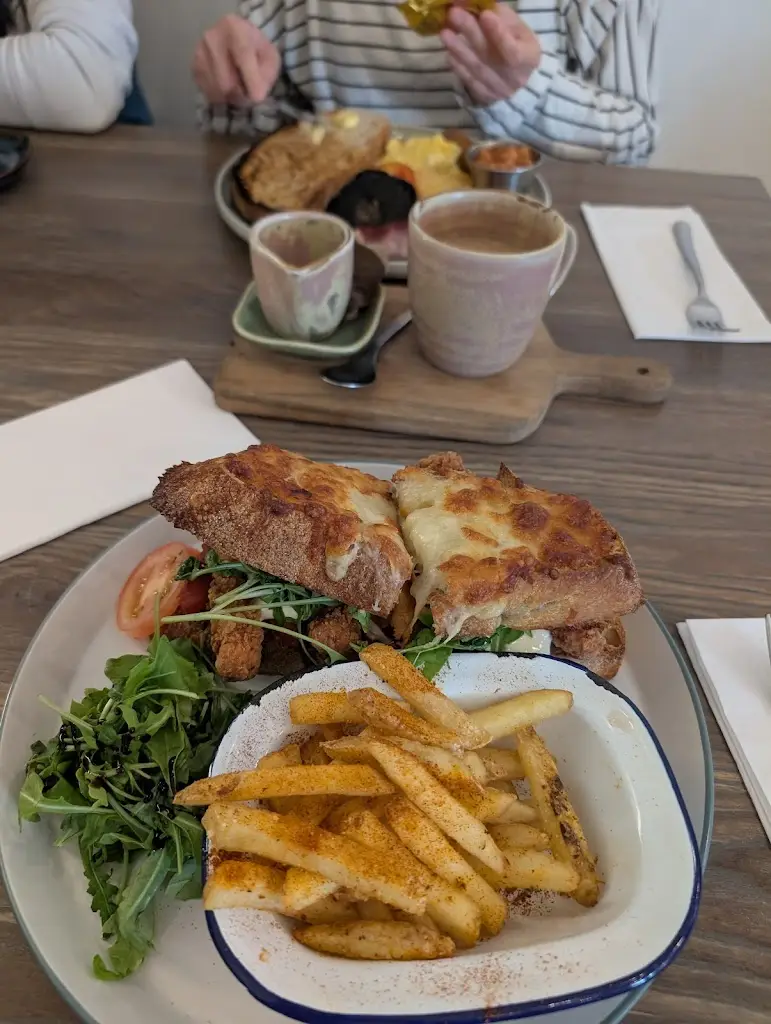 C L_The Fork & Flower_Long Buckby_review