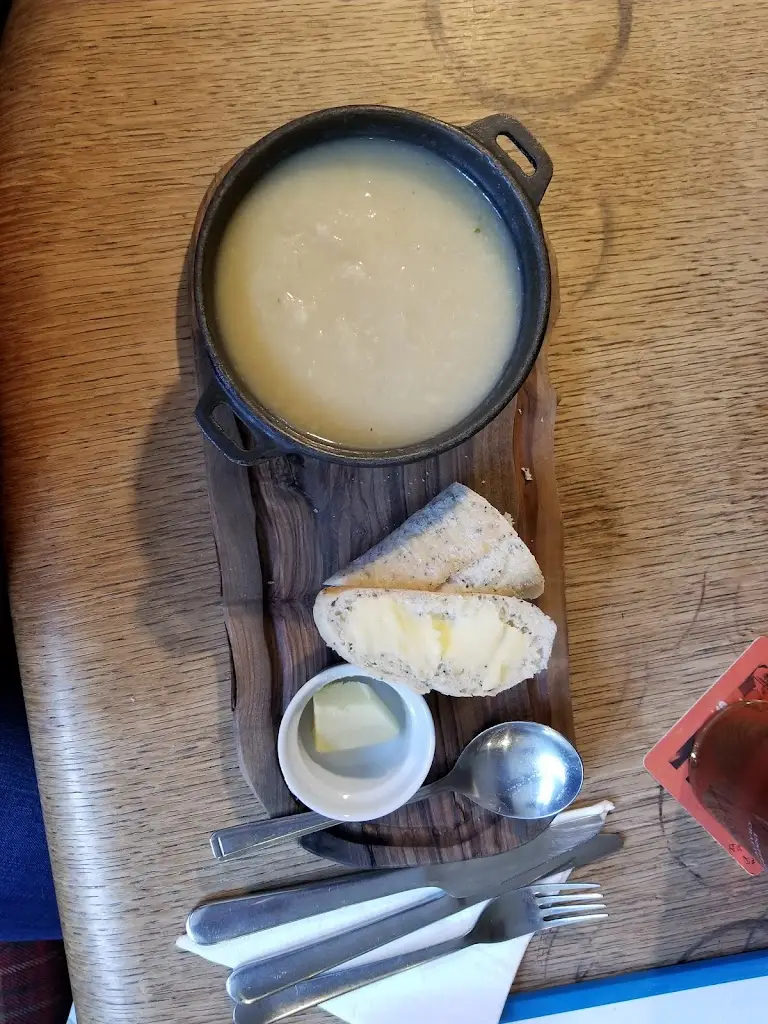 Nicole Gustas_The Old Kings Head_Long Buckby_review